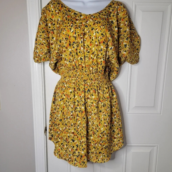 BCBGeneration Dresses & Skirts - BCBGeneration Dijon Yellow Geometric Print Dolman Sleeve Mini Dress Size S